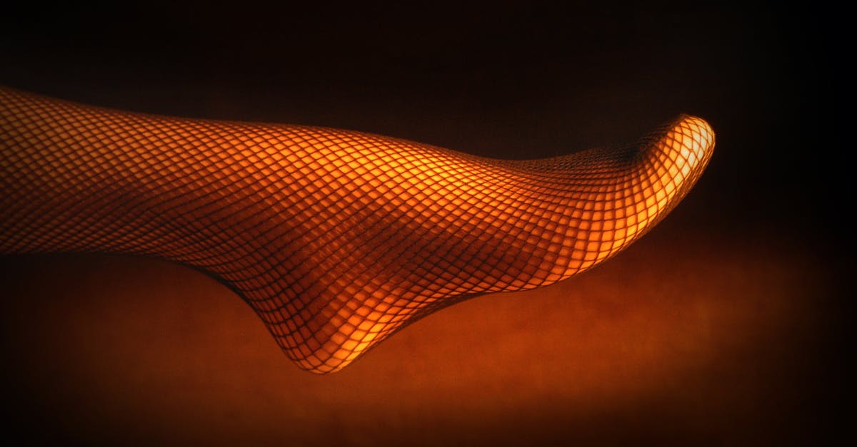 découvrez le monde fascinant des bas de contention en filet, alliant élégance et confort. idéals pour ajouter une touche audacieuse à votre garde-robe, les produits en fishnet sont parfaits pour les occasions spéciales ou un usage quotidien. explorez nos styles variés et trouvez le look qui vous correspond.