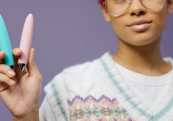 découvrez notre large sélection de sextoys pour tous les désirs et toutes les orientations. trouvez l'accessoire parfait pour pimenter votre vie intime et explorer de nouvelles sensations en toute sécurité et discrétion.