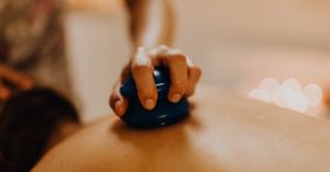 découvrez l'acupression, une méthode de guérison traditionnelle qui utilise les points de pression pour soulager le stress, améliorer la circulation et favoriser le bien-être global. explorez ses bienfaits et apprenez à l'intégrer dans votre routine quotidienne.