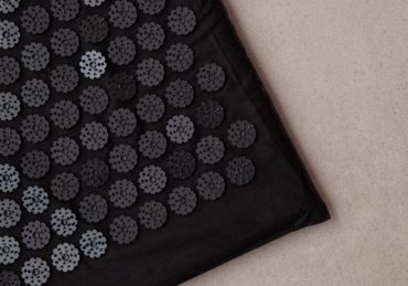 découvrez les bienfaits de l'acupression avec notre tapis d'acupression. soulagez le stress, améliorez votre circulation sanguine et relaxez-vous en profondeur grâce à cette méthode naturelle et efficace.
