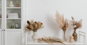 découvrez notre collection de vases décoratifs élégants qui apporteront style et charme à votre intérieur. parfaits pour mettre en valeur vos fleurs ou servir de pièces uniques, ces vases s'adaptent à tous les styles de décoration.