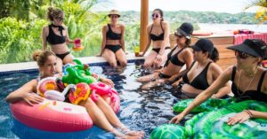 découvrez notre sélection de floaties colorés et amusants, parfaits pour vos journées ensoleillées à la piscine ou à la plage. profitez de l'été en toute sécurité avec nos bouées confortables et stylées, idéales pour toute la famille.