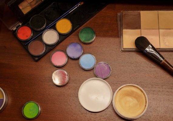 découvrez nos astuces et conseils pour une organisation optimale de votre maquillage. transformez votre routine beauté avec des solutions pratiques et esthétiques pour garder vos produits ordonnés et accessibles.
