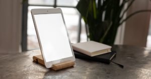 découvrez notre vaste sélection d'accessoires de lecture conçus pour améliorer votre expérience de lecture. que vous cherchiez des lampes, des marques-pages, des supports de livres ou des lunettes, trouvez tout ce dont vous avez besoin pour plonger dans vos livres préférés avec confort et style.