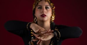 découvrez l'élégance et l'originalité des accessoires de mode russes. plongez dans un monde de créativité où le savoir-faire traditionnel rencontre les tendances contemporaines. explorez notre sélection pour ajouter une touche unique à votre garde-robe.