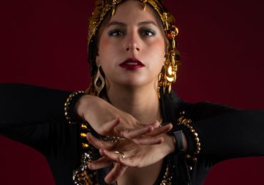 découvrez l'élégance et l'originalité des accessoires de mode russes. plongez dans un monde de créativité où le savoir-faire traditionnel rencontre les tendances contemporaines. explorez notre sélection pour ajouter une touche unique à votre garde-robe.