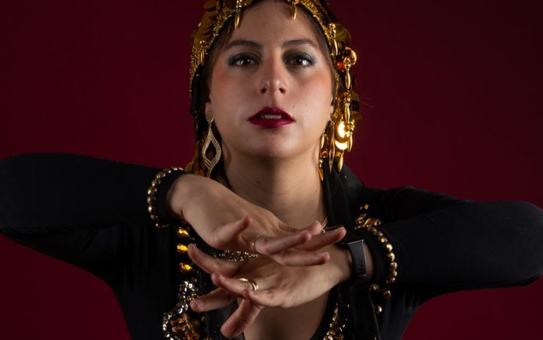 découvrez l'élégance et l'originalité des accessoires de mode russes. plongez dans un monde de créativité où le savoir-faire traditionnel rencontre les tendances contemporaines. explorez notre sélection pour ajouter une touche unique à votre garde-robe.