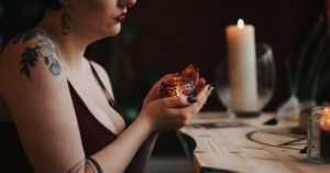 découvrez notre collection unique de bijoux en bois, alliant élégance et naturel. chaque pièce est fabriquée artisanalement avec des matériaux durables pour un style authentique. idéal pour ceux qui recherchent des accessoires originaux et respectueux de l'environnement.
