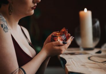 découvrez notre collection unique de bijoux en bois, alliant élégance et naturel. chaque pièce est fabriquée artisanalement avec des matériaux durables pour un style authentique. idéal pour ceux qui recherchent des accessoires originaux et respectueux de l'environnement.