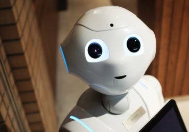 découvrez ce qu'est l'intelligence artificielle, ses applications, ses avantages, et comment elle transforme notre quotidien grâce à des technologies innovantes.