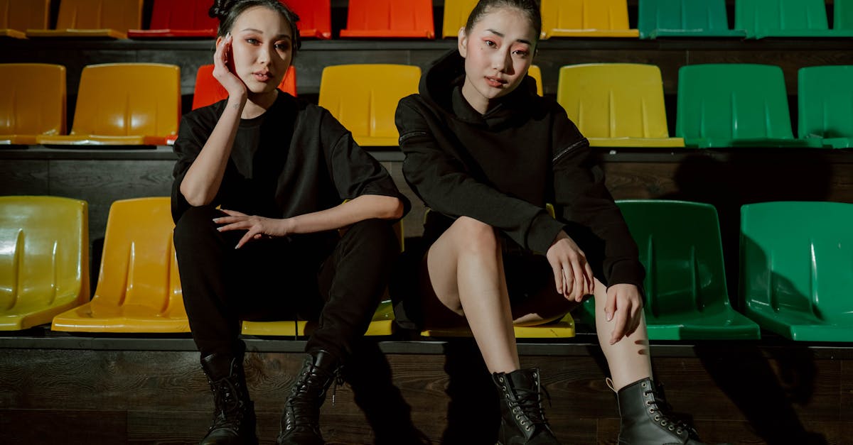 découvrez les dernières tendances de la mode française : couleurs, styles et incontournables du moment pour un look chic et élégant à la parisienne.