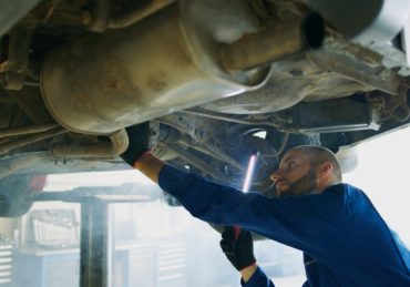 découvrez nos conseils et astuces pour l'entretien et la maintenance de votre véhicule afin d'assurer sa fiabilité, prolonger sa durée de vie et garantir votre sécurité sur la route.