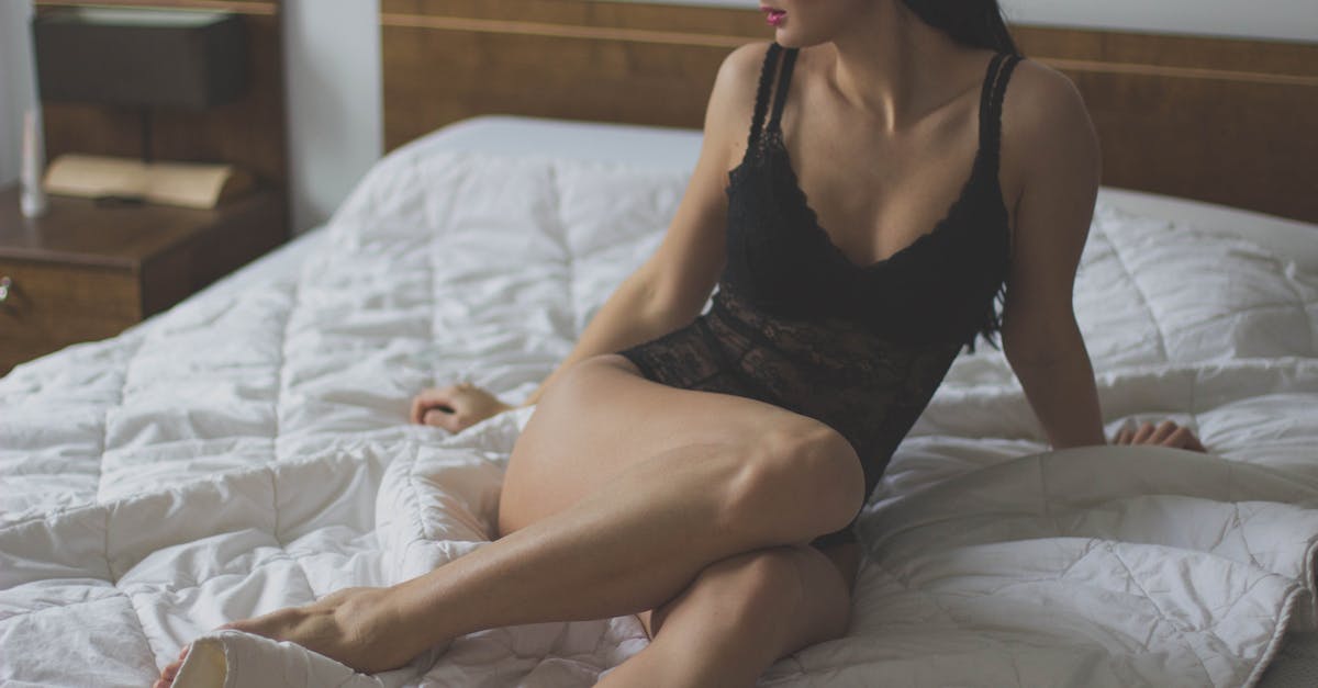 découvrez notre collection de lingerie raffinée, alliant confort et élégance. trouvez des ensembles sexy, soutiens-gorge, culottes et bodys pour sublimer toutes les silhouettes. livraison rapide et discrète.